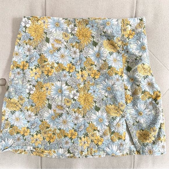 🎁 5/$25 Sale - Hippie Floral Skirt Yellow White Bohemian  Small Urban Outfitters - Picture 7 of 14